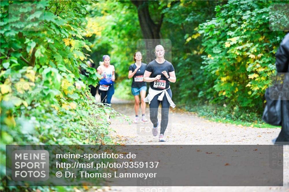 12.10.2025 - Bramfelder Halbmarathon 2025 Dr. Thomas Lammeyer http://msf.ph/oto/9359137 12.10.2025 11:07:05 Laufen 2645, 2915, 2373 meine-sportfotos.de