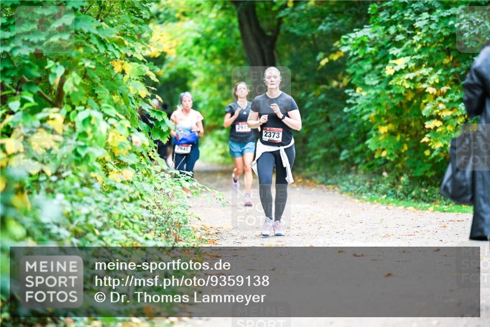 12.10.2025 - Bramfelder Halbmarathon 2025 Dr. Thomas Lammeyer http://msf.ph/oto/9359138 12.10.2025 11:07:05 Laufen 2915, 2373 meine-sportfotos.de