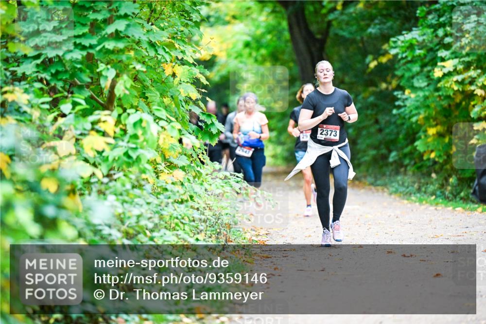12.10.2025 - Bramfelder Halbmarathon 2025 Dr. Thomas Lammeyer http://msf.ph/oto/9359146 12.10.2025 11:07:06 Laufen 2647, 2373, 8134 meine-sportfotos.de