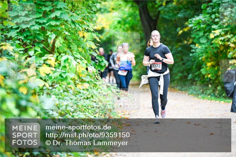 12.10.2025 - Bramfelder Halbmarathon 2025 Dr. Thomas Lammeyer http://msf.ph/oto/9359150 12.10.2025 11:07:06 Laufen 4, 2373, 3041 meine-sportfotos.de