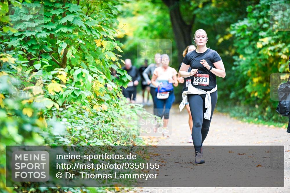 12.10.2025 - Bramfelder Halbmarathon 2025 Dr. Thomas Lammeyer http://msf.ph/oto/9359155 12.10.2025 11:07:08 Laufen 2641, 2373, 8134 meine-sportfotos.de
