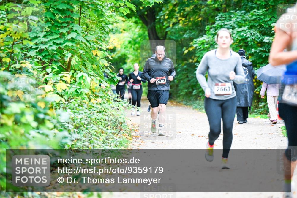 12.10.2025 - Bramfelder Halbmarathon 2025 Dr. Thomas Lammeyer http://msf.ph/oto/9359179 12.10.2025 11:07:17 Laufen 2374, 2973, 2663 meine-sportfotos.de