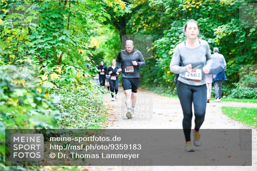 12.10.2025 - Bramfelder Halbmarathon 2025 Dr. Thomas Lammeyer http://msf.ph/oto/9359183 12.10.2025 11:07:18 Laufen 2374, 2973, 2663 meine-sportfotos.de