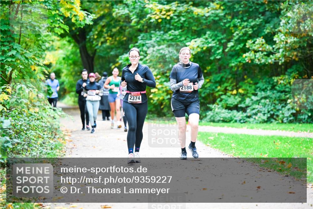 12.10.2025 - Bramfelder Halbmarathon 2025 Dr. Thomas Lammeyer http://msf.ph/oto/9359227 12.10.2025 11:07:27 Laufen 2374, 2188 meine-sportfotos.de