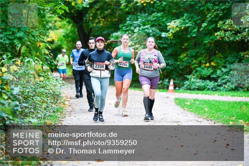 12.10.2025 - Bramfelder Halbmarathon 2025 Dr. Thomas Lammeyer http://msf.ph/oto/9359250 12.10.2025 11:07:32 Laufen 2200, 2296, 2440 meine-sportfotos.de