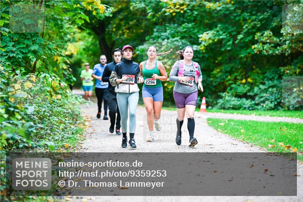 12.10.2025 - Bramfelder Halbmarathon 2025 Dr. Thomas Lammeyer http://msf.ph/oto/9359253 12.10.2025 11:07:32 Laufen 200, 40, 2296 meine-sportfotos.de
