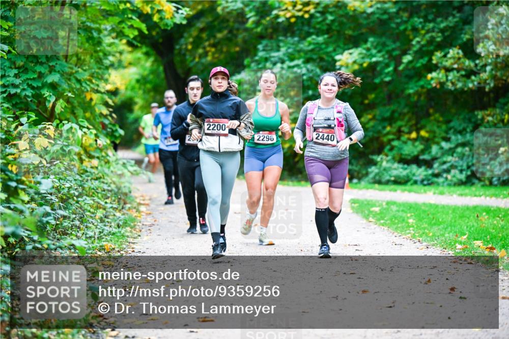 12.10.2025 - Bramfelder Halbmarathon 2025 Dr. Thomas Lammeyer http://msf.ph/oto/9359256 12.10.2025 11:07:32 Laufen 2200, 2296, 2440 meine-sportfotos.de