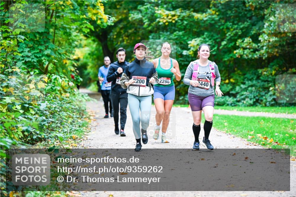 12.10.2025 - Bramfelder Halbmarathon 2025 Dr. Thomas Lammeyer http://msf.ph/oto/9359262 12.10.2025 11:07:33 Laufen 2200, 2296, 440 meine-sportfotos.de