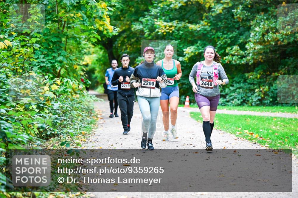 12.10.2025 - Bramfelder Halbmarathon 2025 Dr. Thomas Lammeyer http://msf.ph/oto/9359265 12.10.2025 11:07:34 Laufen 2719, 2200, 96, 2440 meine-sportfotos.de