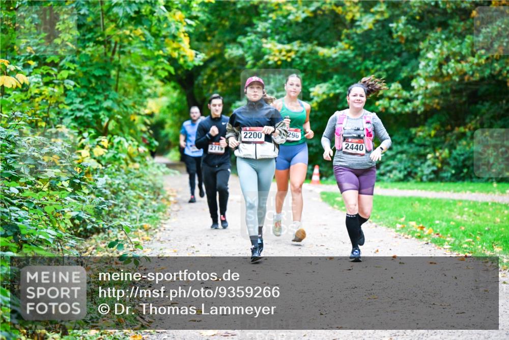 12.10.2025 - Bramfelder Halbmarathon 2025 Dr. Thomas Lammeyer http://msf.ph/oto/9359266 12.10.2025 11:07:34 Laufen 2719, 2200, 296, 2440 meine-sportfotos.de