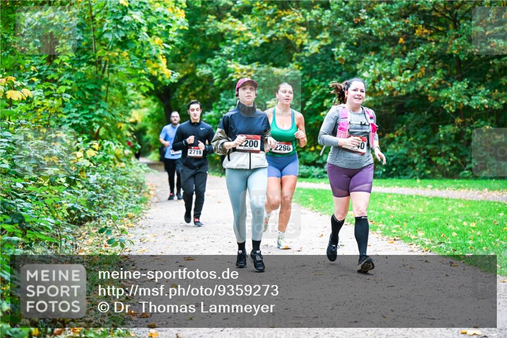 12.10.2025 - Bramfelder Halbmarathon 2025 Dr. Thomas Lammeyer http://msf.ph/oto/9359273 12.10.2025 11:07:35 Laufen 2719, 200, 2296 meine-sportfotos.de