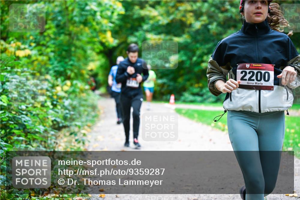 12.10.2025 - Bramfelder Halbmarathon 2025 Dr. Thomas Lammeyer http://msf.ph/oto/9359287 12.10.2025 11:07:37 Laufen 34, 2200 meine-sportfotos.de