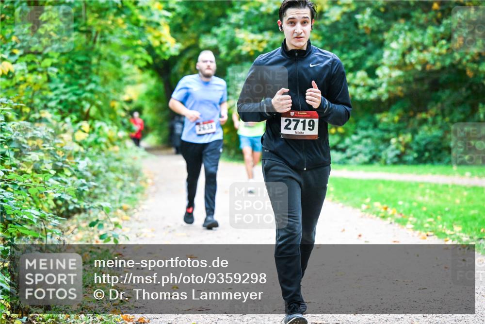 12.10.2025 - Bramfelder Halbmarathon 2025 Dr. Thomas Lammeyer http://msf.ph/oto/9359298 12.10.2025 11:07:38 Laufen 2634, 34, 2719 meine-sportfotos.de