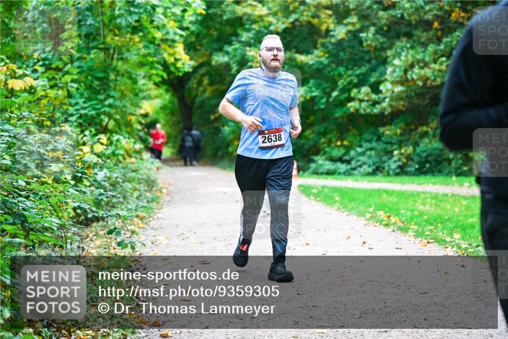12.10.2025 - Bramfelder Halbmarathon 2025 Dr. Thomas Lammeyer http://msf.ph/oto/9359305 12.10.2025 11:07:40 Laufen 2638 meine-sportfotos.de