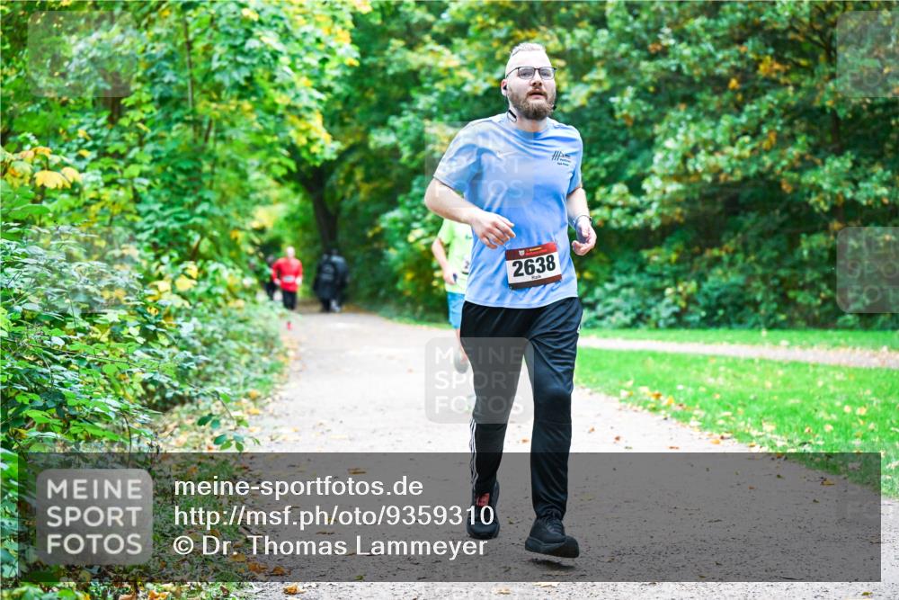 12.10.2025 - Bramfelder Halbmarathon 2025 Dr. Thomas Lammeyer http://msf.ph/oto/9359310 12.10.2025 11:07:41 Laufen 2638 meine-sportfotos.de