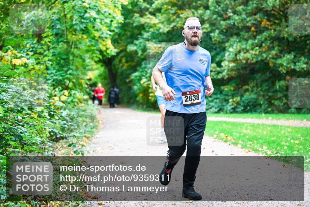 12.10.2025 - Bramfelder Halbmarathon 2025 Dr. Thomas Lammeyer http://msf.ph/oto/9359311 12.10.2025 11:07:41 Laufen 2638 meine-sportfotos.de