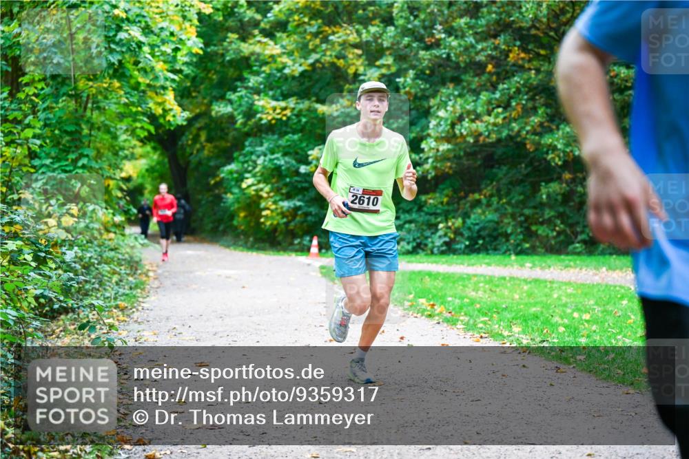 12.10.2025 - Bramfelder Halbmarathon 2025 Dr. Thomas Lammeyer http://msf.ph/oto/9359317 12.10.2025 11:07:42 Laufen 2610 meine-sportfotos.de