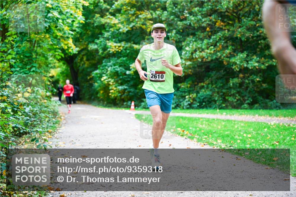 12.10.2025 - Bramfelder Halbmarathon 2025 Dr. Thomas Lammeyer http://msf.ph/oto/9359318 12.10.2025 11:07:42 Laufen 2610 meine-sportfotos.de