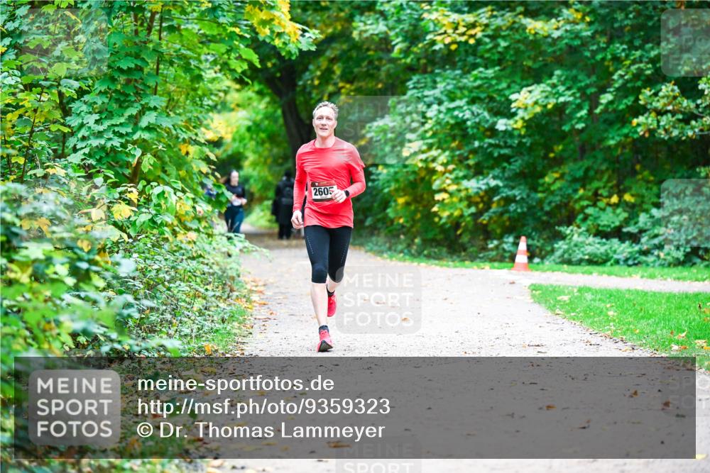 12.10.2025 - Bramfelder Halbmarathon 2025 Dr. Thomas Lammeyer http://msf.ph/oto/9359323 12.10.2025 11:07:47 Laufen 2605 meine-sportfotos.de