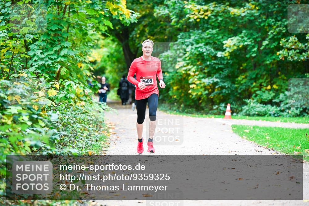12.10.2025 - Bramfelder Halbmarathon 2025 Dr. Thomas Lammeyer http://msf.ph/oto/9359325 12.10.2025 11:07:47 Laufen 2605 meine-sportfotos.de