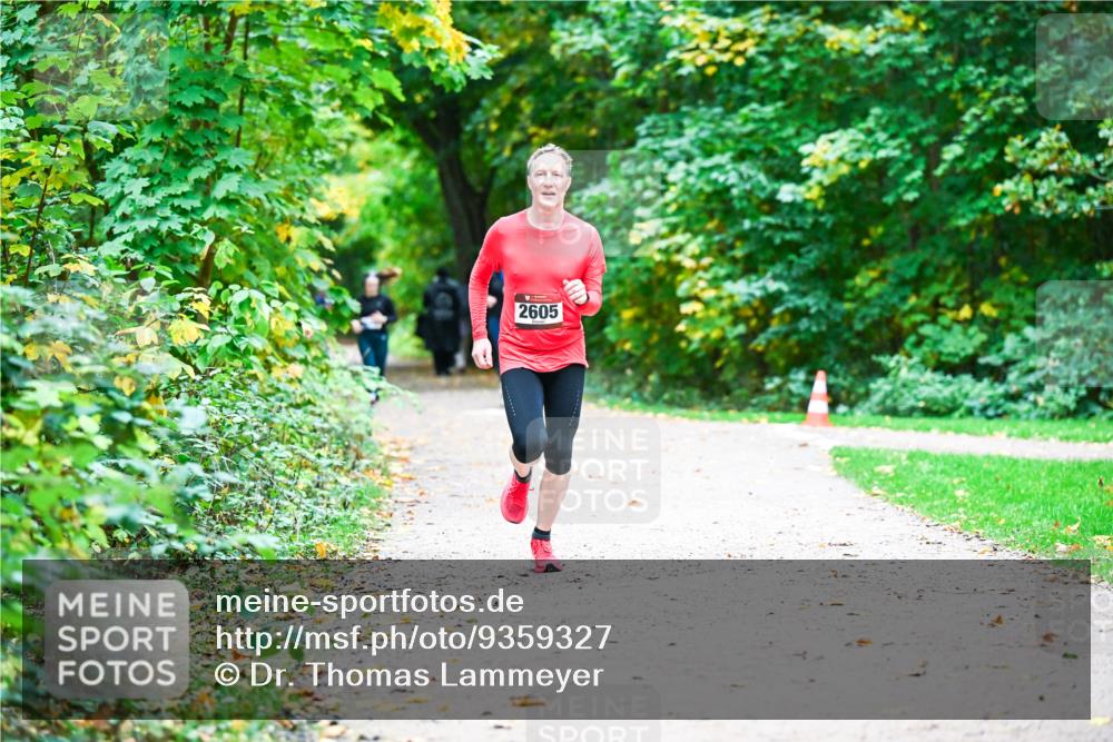 12.10.2025 - Bramfelder Halbmarathon 2025 Dr. Thomas Lammeyer http://msf.ph/oto/9359327 12.10.2025 11:07:47 Laufen 2605 meine-sportfotos.de