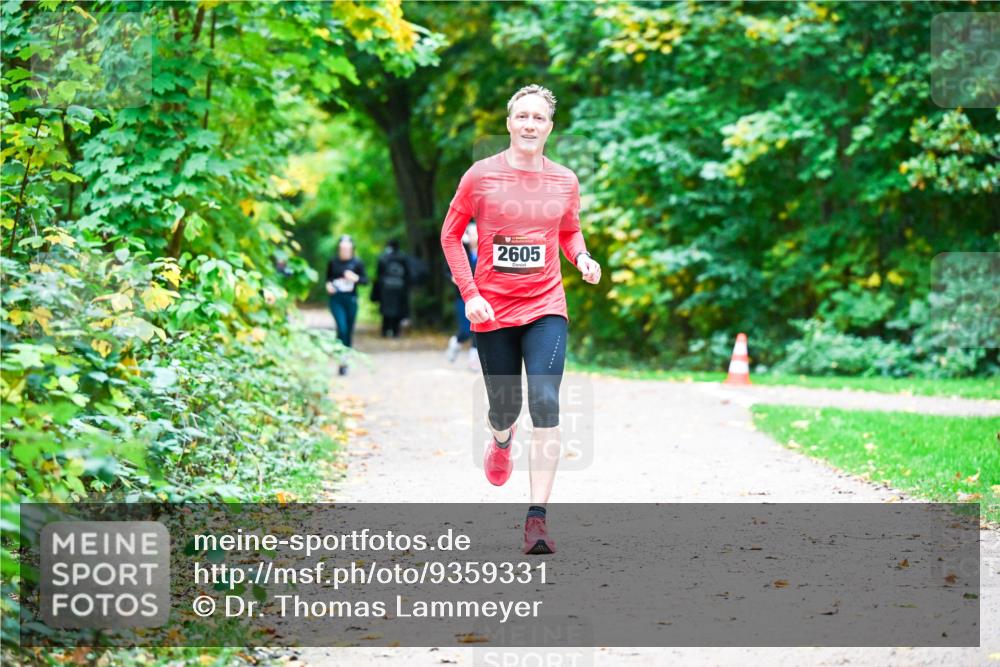 12.10.2025 - Bramfelder Halbmarathon 2025 Dr. Thomas Lammeyer http://msf.ph/oto/9359331 12.10.2025 11:07:48 Laufen 2605 meine-sportfotos.de
