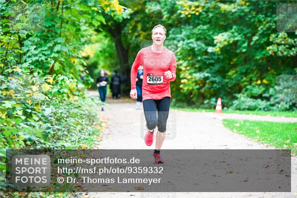 12.10.2025 - Bramfelder Halbmarathon 2025 Dr. Thomas Lammeyer http://msf.ph/oto/9359332 12.10.2025 11:07:48 Laufen 2605 meine-sportfotos.de
