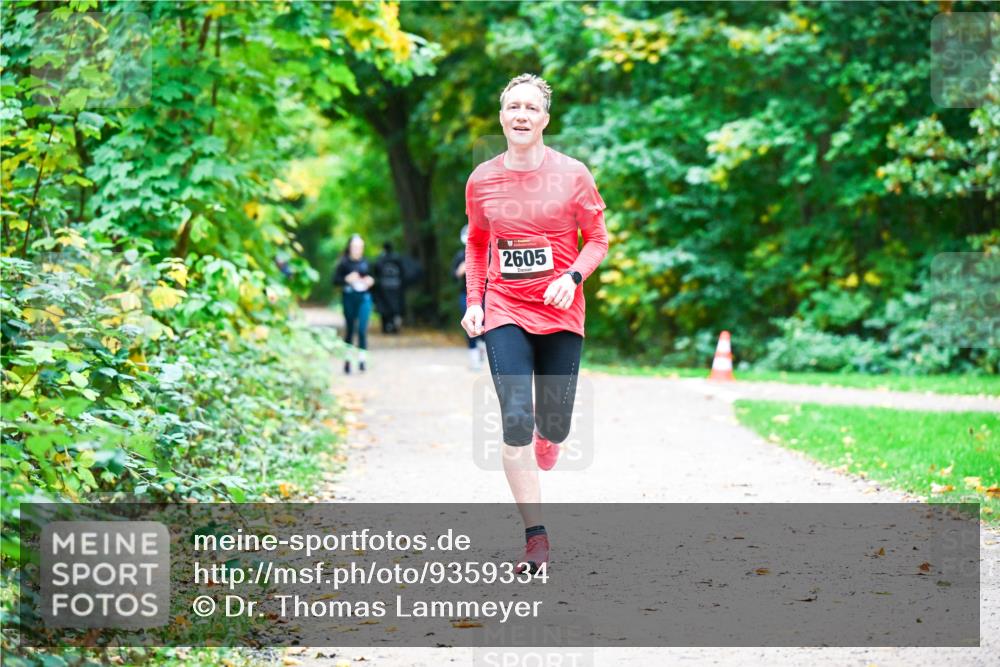 12.10.2025 - Bramfelder Halbmarathon 2025 Dr. Thomas Lammeyer http://msf.ph/oto/9359334 12.10.2025 11:07:48 Laufen 2605 meine-sportfotos.de