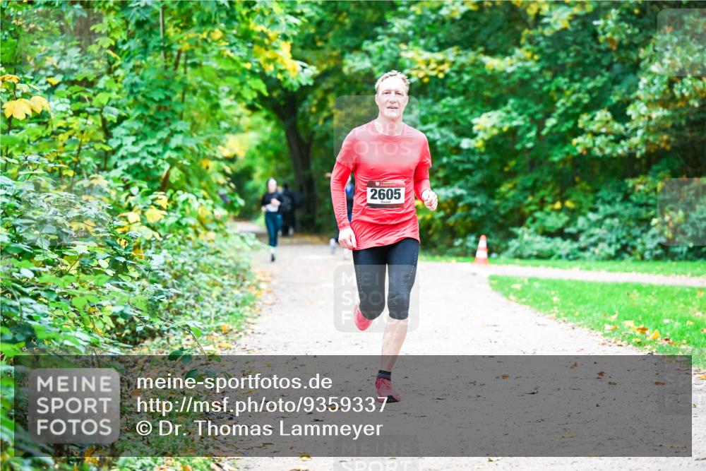 12.10.2025 - Bramfelder Halbmarathon 2025 Dr. Thomas Lammeyer http://msf.ph/oto/9359337 12.10.2025 11:07:49 Laufen 2605 meine-sportfotos.de