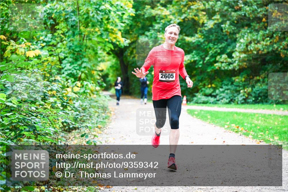 12.10.2025 - Bramfelder Halbmarathon 2025 Dr. Thomas Lammeyer http://msf.ph/oto/9359342 12.10.2025 11:07:49 Laufen 2605 meine-sportfotos.de