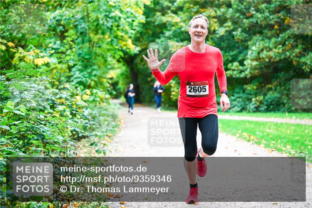 12.10.2025 - Bramfelder Halbmarathon 2025 Dr. Thomas Lammeyer http://msf.ph/oto/9359346 12.10.2025 11:07:50 Laufen 2605 meine-sportfotos.de