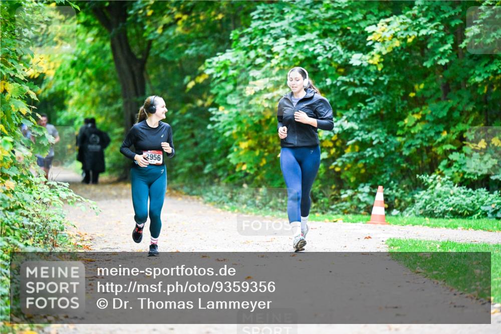 12.10.2025 - Bramfelder Halbmarathon 2025 Dr. Thomas Lammeyer http://msf.ph/oto/9359356 12.10.2025 11:07:54 Laufen 2956, 1 meine-sportfotos.de
