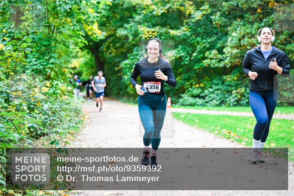 12.10.2025 - Bramfelder Halbmarathon 2025 Dr. Thomas Lammeyer http://msf.ph/oto/9359392 12.10.2025 11:08:00 Laufen 956, 101 meine-sportfotos.de