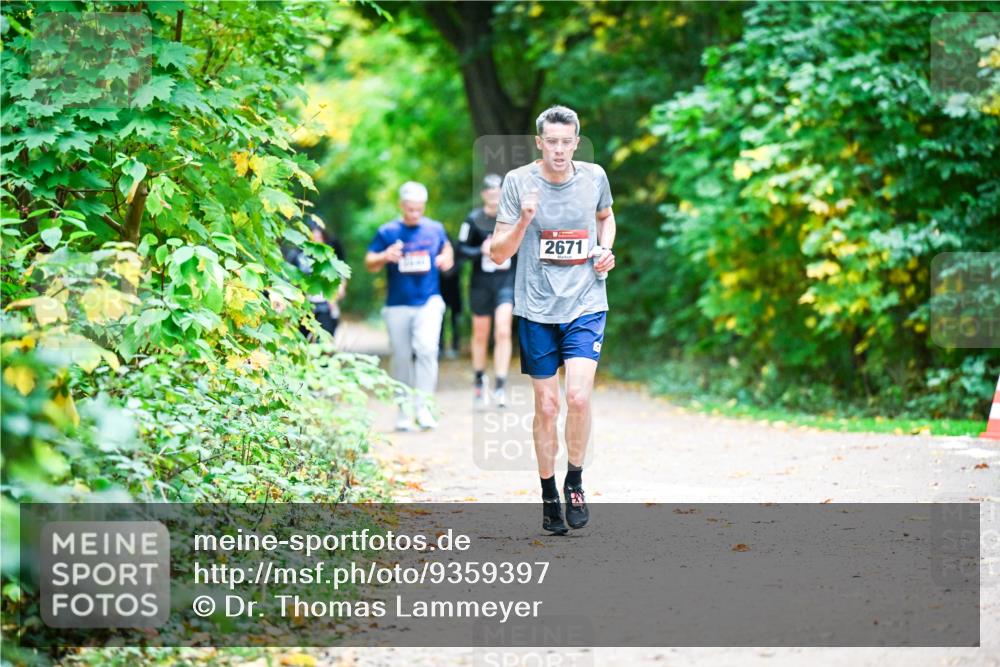 12.10.2025 - Bramfelder Halbmarathon 2025 Dr. Thomas Lammeyer http://msf.ph/oto/9359397 12.10.2025 11:08:03 Laufen 2671 meine-sportfotos.de