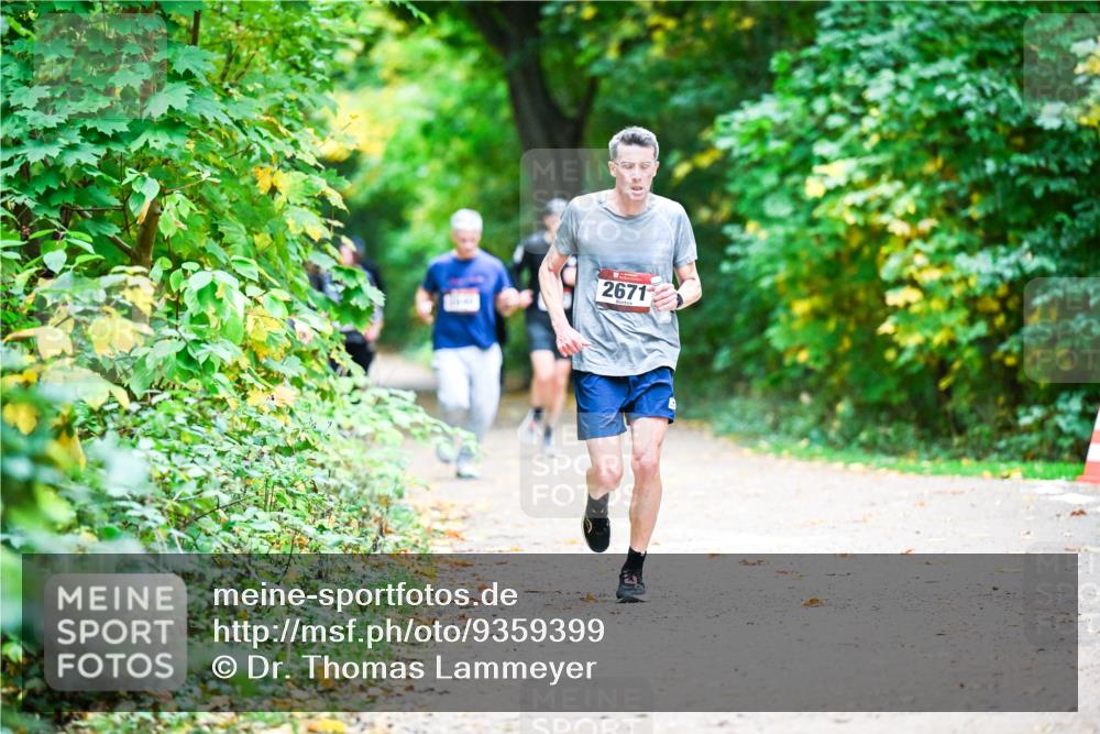 12.10.2025 - Bramfelder Halbmarathon 2025 Dr. Thomas Lammeyer http://msf.ph/oto/9359399 12.10.2025 11:08:03 Laufen 2671 meine-sportfotos.de