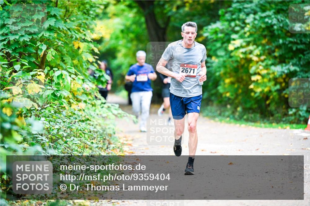 12.10.2025 - Bramfelder Halbmarathon 2025 Dr. Thomas Lammeyer http://msf.ph/oto/9359404 12.10.2025 11:08:04 Laufen 2671 meine-sportfotos.de