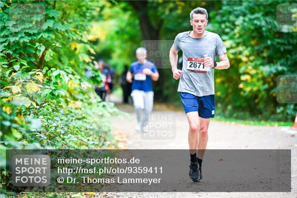 12.10.2025 - Bramfelder Halbmarathon 2025 Dr. Thomas Lammeyer http://msf.ph/oto/9359411 12.10.2025 11:08:05 Laufen 2671 meine-sportfotos.de