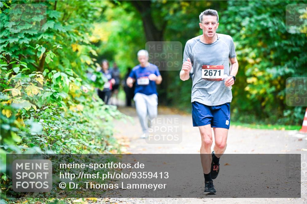 12.10.2025 - Bramfelder Halbmarathon 2025 Dr. Thomas Lammeyer http://msf.ph/oto/9359413 12.10.2025 11:08:05 Laufen 2671 meine-sportfotos.de