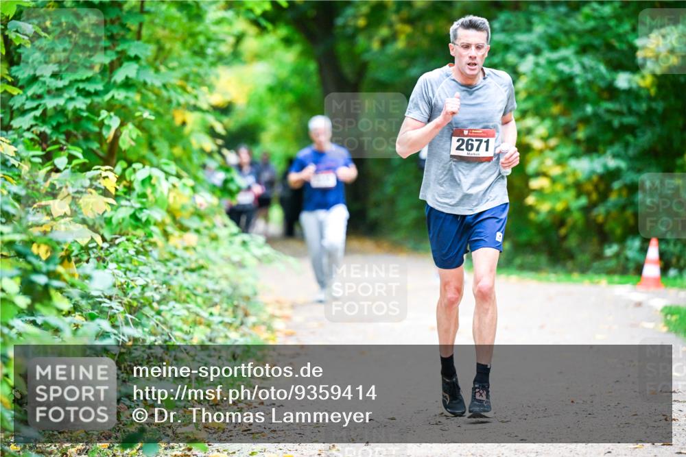 12.10.2025 - Bramfelder Halbmarathon 2025 Dr. Thomas Lammeyer http://msf.ph/oto/9359414 12.10.2025 11:08:05 Laufen 2671 meine-sportfotos.de