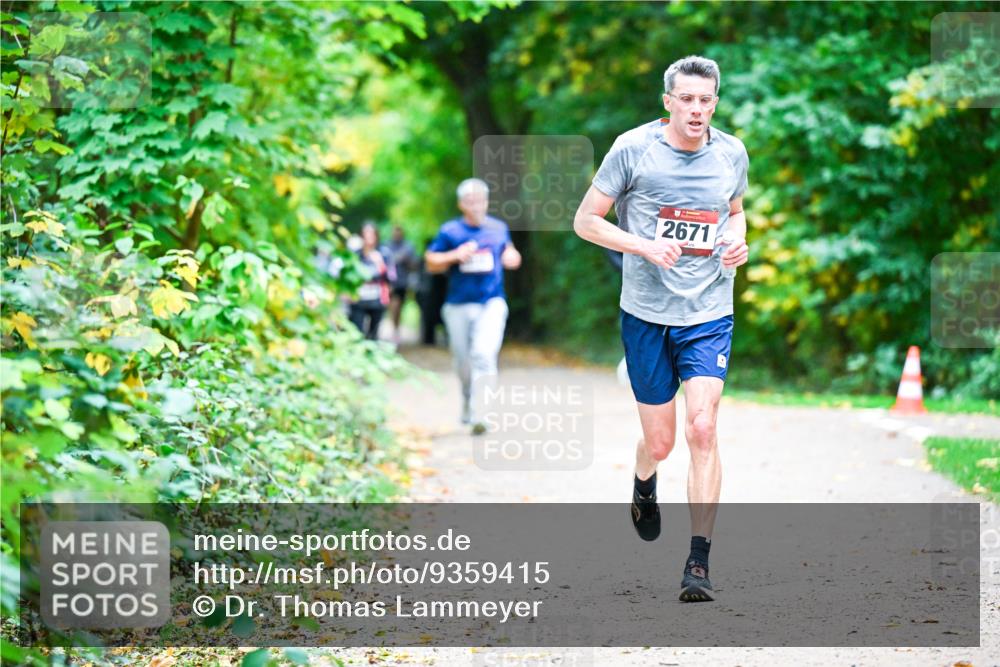 12.10.2025 - Bramfelder Halbmarathon 2025 Dr. Thomas Lammeyer http://msf.ph/oto/9359415 12.10.2025 11:08:05 Laufen 2671 meine-sportfotos.de