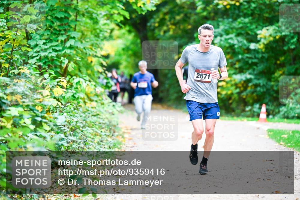 12.10.2025 - Bramfelder Halbmarathon 2025 Dr. Thomas Lammeyer http://msf.ph/oto/9359416 12.10.2025 11:08:05 Laufen 2671 meine-sportfotos.de