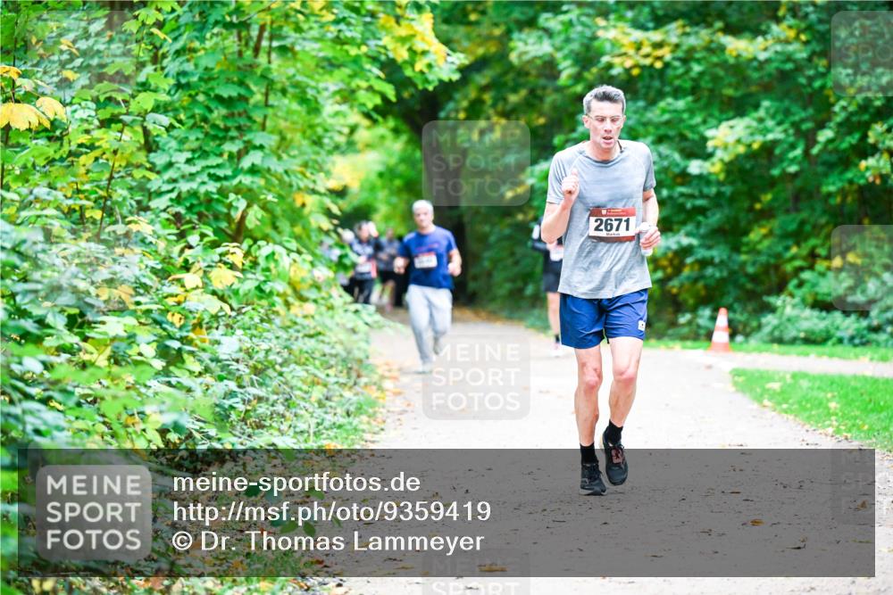 12.10.2025 - Bramfelder Halbmarathon 2025 Dr. Thomas Lammeyer http://msf.ph/oto/9359419 12.10.2025 11:08:06 Laufen 2671 meine-sportfotos.de