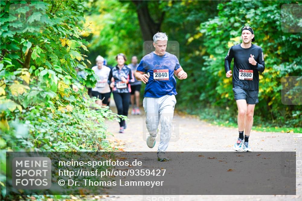 12.10.2025 - Bramfelder Halbmarathon 2025 Dr. Thomas Lammeyer http://msf.ph/oto/9359427 12.10.2025 11:08:08 Laufen 2840, 2880 meine-sportfotos.de