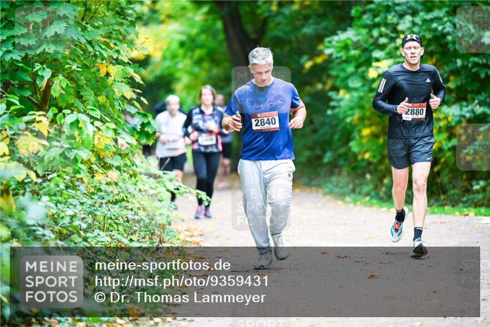 12.10.2025 - Bramfelder Halbmarathon 2025 Dr. Thomas Lammeyer http://msf.ph/oto/9359431 12.10.2025 11:08:08 Laufen 2840, 2880 meine-sportfotos.de