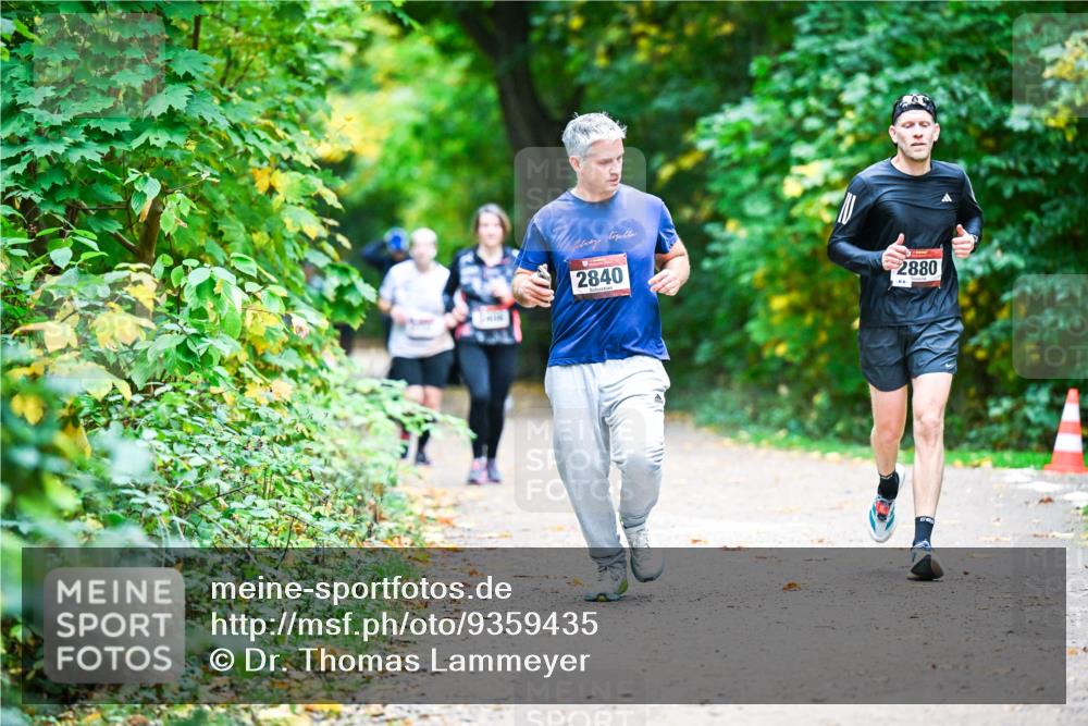 12.10.2025 - Bramfelder Halbmarathon 2025 Dr. Thomas Lammeyer http://msf.ph/oto/9359435 12.10.2025 11:08:09 Laufen 2840, 2880 meine-sportfotos.de