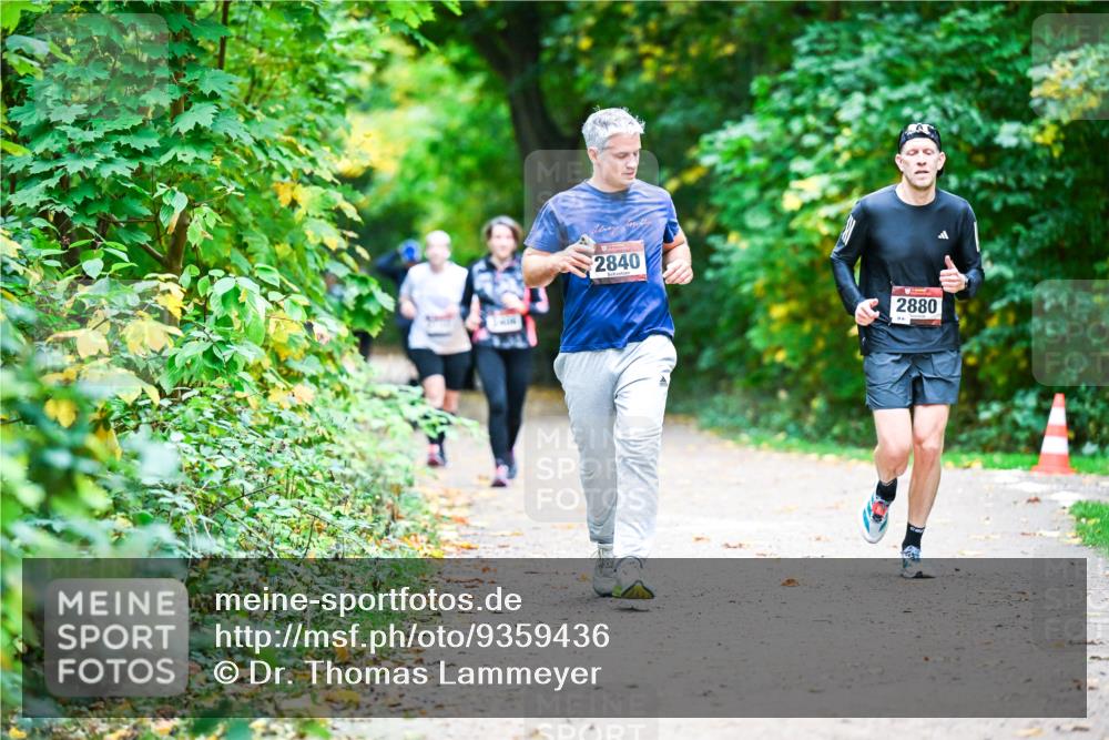12.10.2025 - Bramfelder Halbmarathon 2025 Dr. Thomas Lammeyer http://msf.ph/oto/9359436 12.10.2025 11:08:09 Laufen 2840, 2880 meine-sportfotos.de