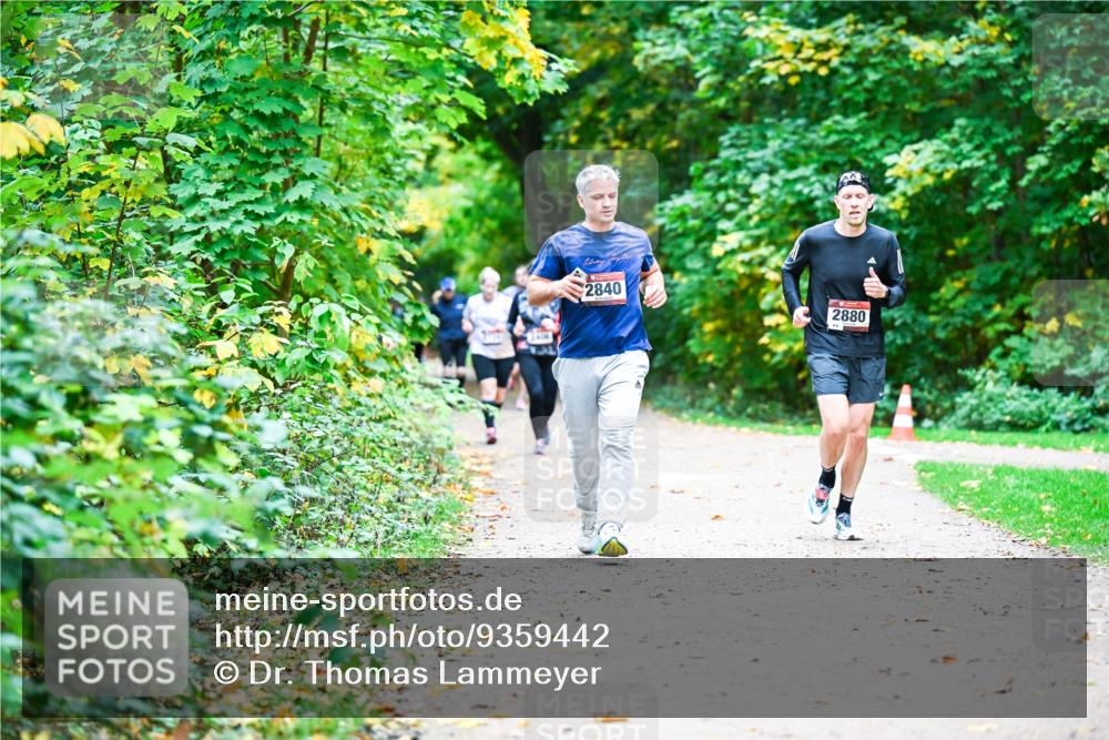 12.10.2025 - Bramfelder Halbmarathon 2025 Dr. Thomas Lammeyer http://msf.ph/oto/9359442 12.10.2025 11:08:10 Laufen 2840, 2880 meine-sportfotos.de