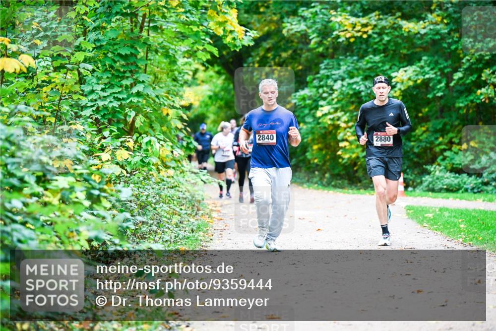 12.10.2025 - Bramfelder Halbmarathon 2025 Dr. Thomas Lammeyer http://msf.ph/oto/9359444 12.10.2025 11:08:10 Laufen 2840, 2880 meine-sportfotos.de
