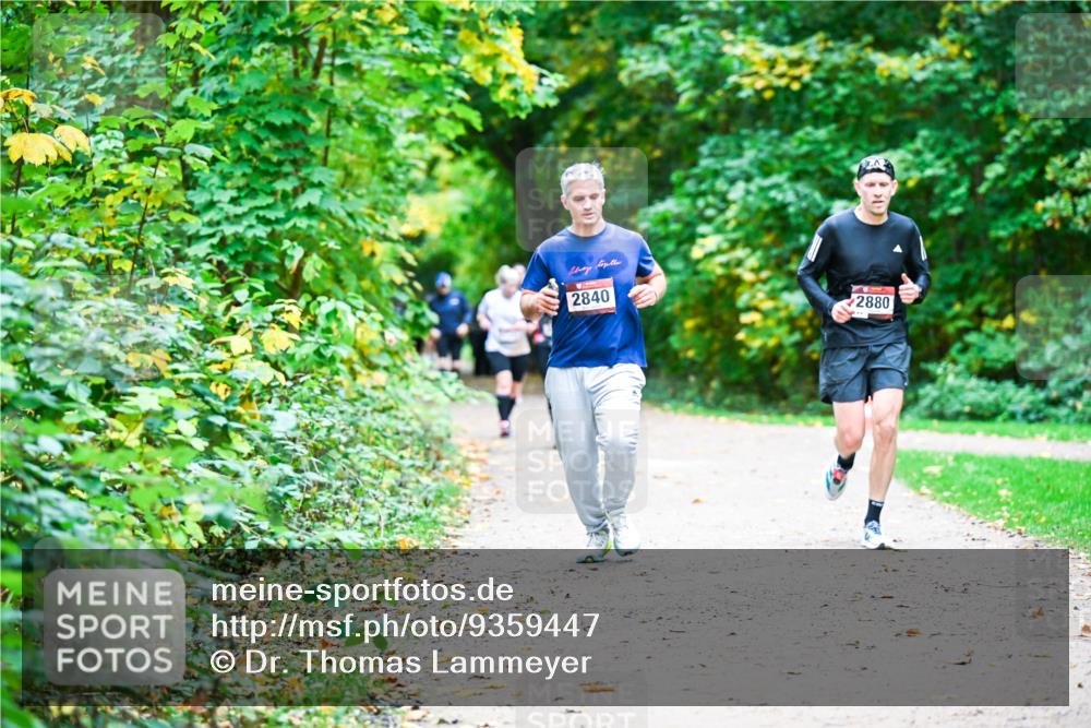 12.10.2025 - Bramfelder Halbmarathon 2025 Dr. Thomas Lammeyer http://msf.ph/oto/9359447 12.10.2025 11:08:11 Laufen 2840, 2880 meine-sportfotos.de