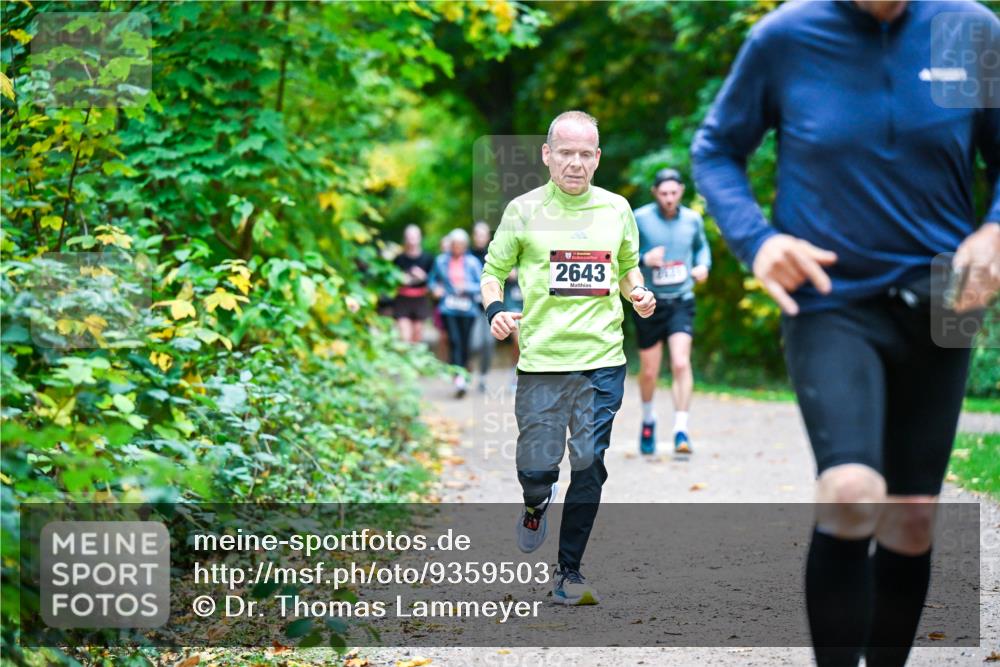 12.10.2025 - Bramfelder Halbmarathon 2025 Dr. Thomas Lammeyer http://msf.ph/oto/9359503 12.10.2025 11:08:29 Laufen 2643 meine-sportfotos.de